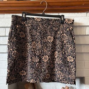 Jones New York Black and Tan Floral Skort